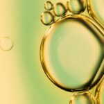 油和水的圖像代表理解數值孔徑在顯微鏡物鏡上的重要性